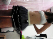 艺校里很有人气的跳脱衣舞狂人妹子自家闺房再跳一首嗨曲 这小腰小屁股给你摇的真专业