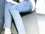 Avove最强美腿蜜臀尤物 破洞牛仔高跟,无套内射