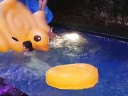 土豪的快乐生活，豪华别墅露天泳池的群P盛宴一龙4凤，各种抽插爆草