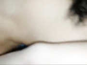 一直想要被操的美乳情人，毛多性欲旺没玩一会就喷潮，水超多跟水帘洞一样