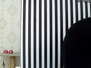 【全網首發】【居家偷錄】小姐姐剛安裝了室內防盜攝像頭，哪想這安裝師傅竟可以24小時遠程監視，一覽無余～原版高清