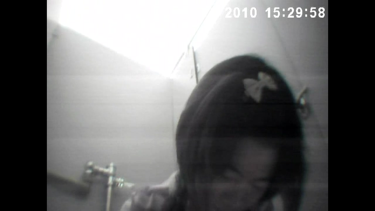 超男双镜头170蝴蝶结发夹靓女,小阴纯不对称,毛好顺