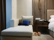 陈总指导爱徒约操19岁漂亮小萝莉沙发啪啪