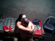 出租屋卖淫女暗拍腰力不错的矮个男PK豪乳卖淫女搞完了没有水洗鸡巴