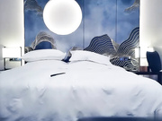 全国探花两个妹子一起玩双飞黑丝情趣装上位