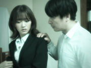 [IPZZ-012] 美しき未亡人 裏切りの孕ませレ×プ 夫の遺影の前でクズ同僚に何度も何度もイカされ中出しされてしまった私 希島あいり - 1of5