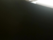 美女上厕所后洗澡